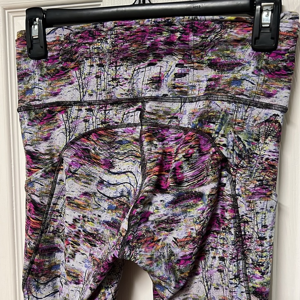 Lululemon Fast and Free High-Rise Crop 23"
Firework Floral Multi - Picture 4 of 6